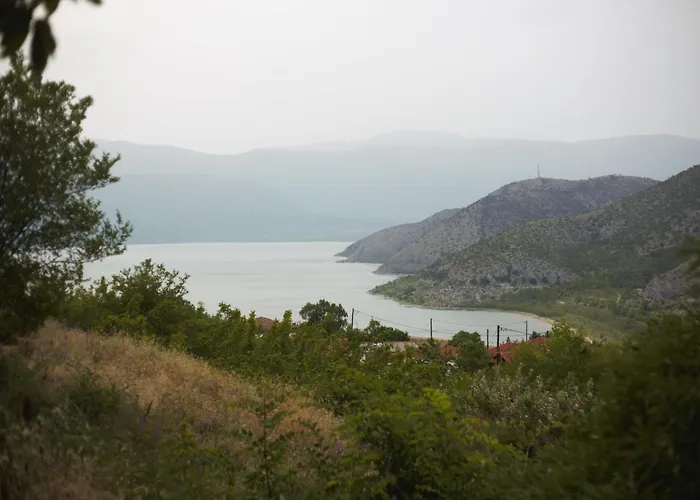 펜션 Countryside With Garden & View Peraia (Pella)