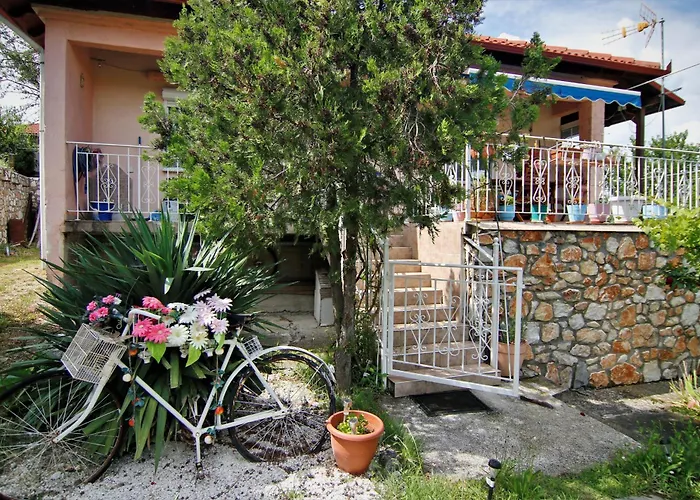 Prázdninový dům Countryside With Garden & View